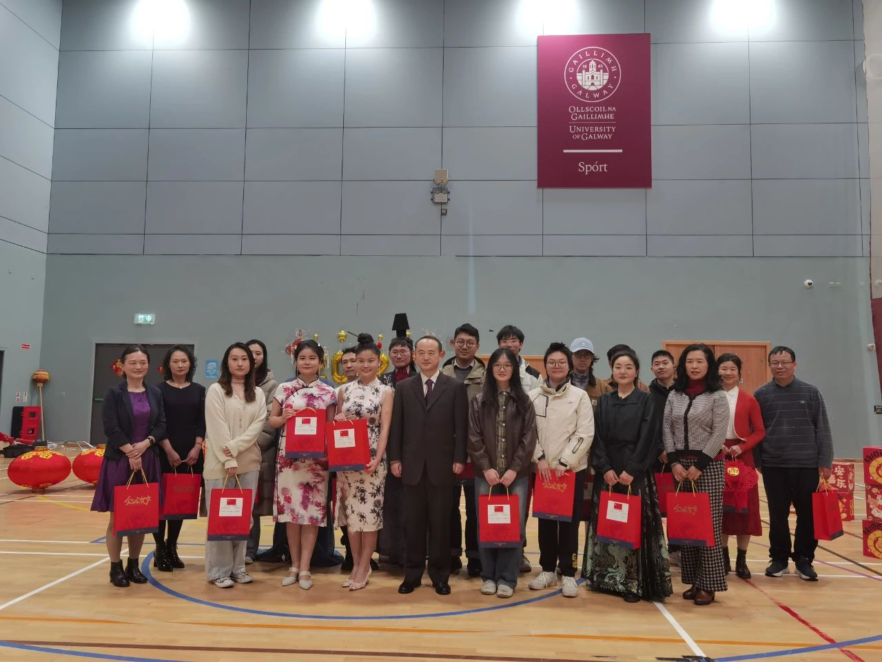 赵希源大使出席高威大学孔子学院蛇年春节庆祝活动